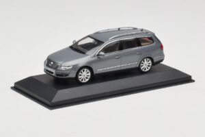Volkswagen Passat B6 Variant Grey Metallic Minichamps 1:43 PASSAT005 Metaal — afbeelding 2 van 4