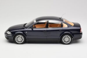 Volkswagen Passat W8 B5.5 Indigo Blue DNA 1:18 DNA000029 Metaal — afbeelding 3 van 6