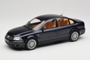 Volkswagen Passat W8 B5.5 Indigo Blue DNA 1:18 DNA000029 Metaal