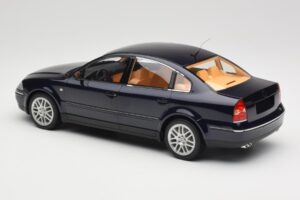 Volkswagen Passat W8 B5.5 Indigo Blue DNA 1:18 DNA000029 Metaal — afbeelding 5 van 6