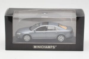 Volkswagen Phaeton 3D Grijs Minichamps 1:43 3D0099300GPR7Q Metaal — afbeelding 4 van 4