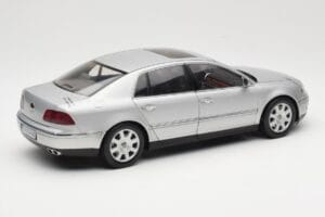 Volkswagen Phaeton D1 Silver Metallic AUTOart 1:18 79742 Metaal — afbeelding 3 van 8
