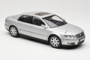 Volkswagen Phaeton D1 Silver Metallic AUTOart 1:18 79742 Metaal — afbeelding 6 van 8