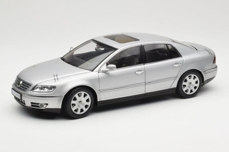 Volkswagen Phaeton D1 Silver Metallic AUTOart 1:18 79742 Metaal