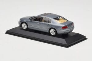 Volkswagen Phaeton Light Blue Metallic Minichamps 1:43 VW002 Metaal — afbeelding 3 van 4