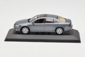Volkswagen Phaeton Light Blue Metallic Minichamps 1:43 VW002 Metaal