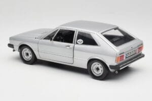 Volkswagen Scirocco GT Mk1 Silver Metallic Revell 1:18 08833 Metaal — afbeelding 7 van 8
