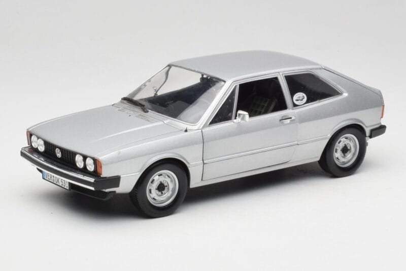 Volkswagen Scirocco GT Mk1 Silver Metallic Revell 1:18 08833 Metaal