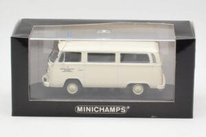 Volkswagen T2 Ambulance DRK Minichamps 1:43 400053090 Metaal — afbeelding 4 van 4