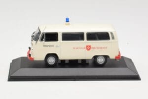 Volkswagen T2 Ambulance Malteser Hilfsdienst Minichamps 1:43 400053092 Metaal