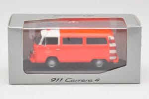 Volkswagen T2 Bus Brandweer Frankfurt Rode Bumpers Minichamps 1:43 400053091-V1 Metaal — afbeelding 4 van 4