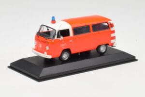 Volkswagen T2 Bus Brandweer Frankfurt Minichamps 1:43 400053091-R Metaal — afbeelding 2 van 4