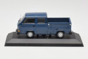 Volkswagen T3 Double Cab Flatbed Blauw Minichamps 1:43 400055260 Metaal