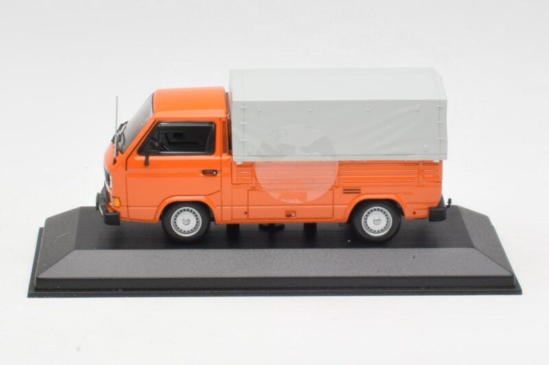 Volkswagen T3 Flatbed Oranje Minichamps 1:43 400055200 Metaal