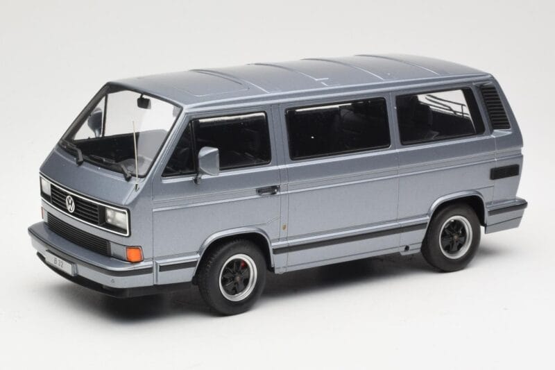 Volkswagen T3 Porsche B32 Minibus Blauw KK-Scale 1:18 KKDC180221 Metaal