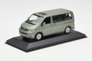 Volkswagen T5 Bus Fresco Green Minichamps 1:43 T5001-B Metaal — afbeelding 2 van 4