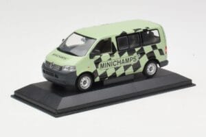 Volkswagen T5 Bus Groen Minichamps 1:43 T5002 Metaal — afbeelding 2 van 4