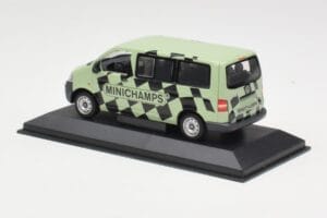 Volkswagen T5 Bus Groen Minichamps 1:43 T5002 Metaal — afbeelding 3 van 4