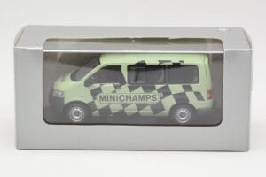 Volkswagen T5 Bus Groen Minichamps 1:43 T5002 Metaal — afbeelding 4 van 4