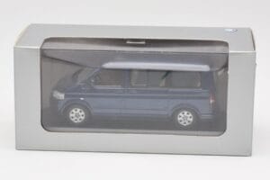 Volkswagen T5 Bus Shadow Blue Minichamps 1:43 842902102 Metaal — afbeelding 4 van 4
