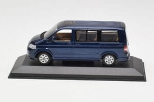 Volkswagen T5 Bus Shadow Blue Minichamps 1:43 842902102 Metaal