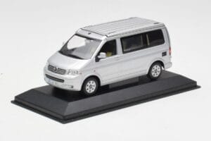 Volkswagen T5 California Zilver Minichamps 1:43 7H8099300GPA7W Metaal — afbeelding 2 van 4