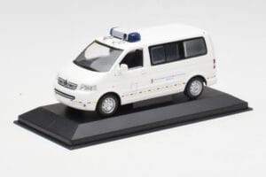 Volkswagen T5 Multivan Bundeswehr Spoedarts Prototype Minichamps 1:43 400052291-P1 Metaal — afbeelding 2 van 4
