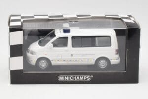 Volkswagen T5 Multivan Bundeswehr Spoedarts Prototype Minichamps 1:43 400052291-P1 Metaal — afbeelding 4 van 4