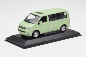 Volkswagen T5 Multivan California Limoengroen Dealer Minichamps 1:43 400052201-D1 Metaal — afbeelding 2 van 4