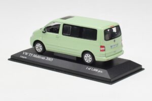 Volkswagen T5 Multivan California Limonengroen Minichamps 1:43 400052201 Metaal — afbeelding 3 van 4