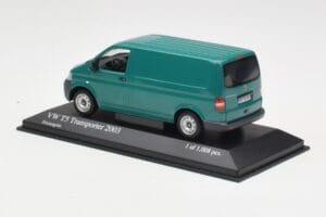 Volkswagen T5 Transporter Groen Minichamps 1:43 400052261 Metaal — afbeelding 3 van 4