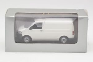 Volkswagen T5 Transporter Wit Minichamps 1:43 T5002-B Metaal — afbeelding 4 van 4