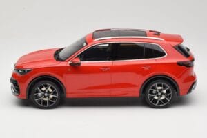 Volkswagen Tiguan eTSI R-Line Persimmon Red Metallic Otto 1:18 OT489 Hars — afbeelding 3 van 6