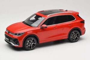 Volkswagen Tiguan eTSI R-Line Persimmon Red Metallic Otto 1:18 OT489 Hars