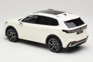 Volkswagen Tiguan R-Line Oryx White Pearl Otto 1:18 OT1219 Hars — afbeelding 5 van 6