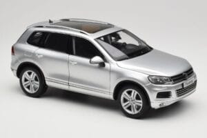 Volkswagen Touareg 7L Silver Metallic Kyosho 1:18 8821CS Metaal — afbeelding 6 van 8