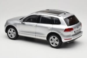 Volkswagen Touareg 7L Silver Metallic Kyosho 1:18 8821CS Metaal — afbeelding 7 van 8