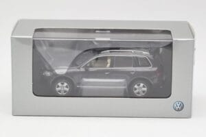 Volkswagen Touareg Grijs Minichamps 1:43 TOUAREG001 Metaal — afbeelding 4 van 4