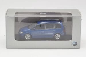 Volkswagen Touran Blauw Minichamps 1:43 TOURAN002 Metaal — afbeelding 4 van 4