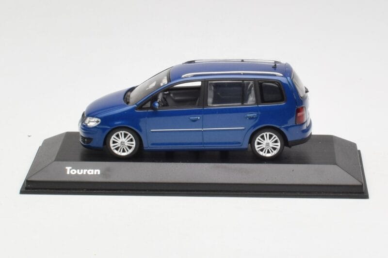 Volkswagen Touran Blauw Minichamps 1:43 TOURAN002 Metaal