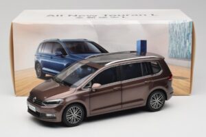 Volkswagen Touran 5T Bruin Paudi Model 1:18 ZVE000003BRA Metaal — afbeelding 8 van 8