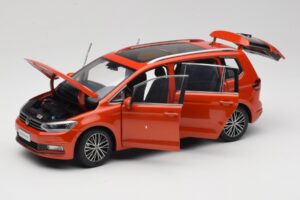Volkswagen Touran 5T Oranje Paudi Model 1:18 ZVE000003ORA Metaal — afbeelding 2 van 8