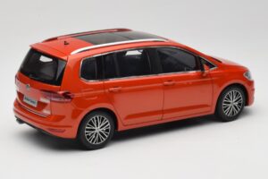 Volkswagen Touran 5T Oranje Paudi Model 1:18 ZVE000003ORA Metaal — afbeelding 3 van 8