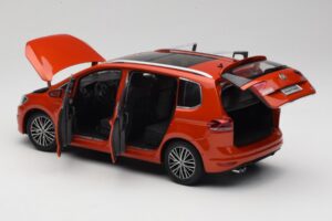 Volkswagen Touran 5T Oranje Paudi Model 1:18 ZVE000003ORA Metaal — afbeelding 5 van 8