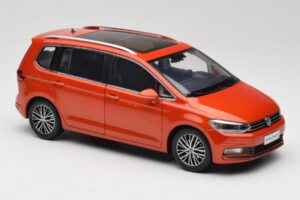 Volkswagen Touran 5T Oranje Paudi Model 1:18 ZVE000003ORA Metaal — afbeelding 6 van 8