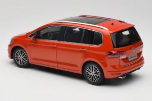 Volkswagen Touran 5T Oranje Paudi Model 1:18 ZVE000003ORA Metaal — afbeelding 7 van 8