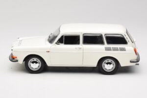 Volkswagen Type 3 1600 L Variant Politie Minichamps 1:18 100051091 Metaal — afbeelding 4 van 8