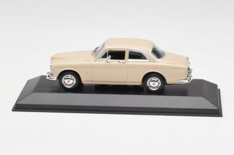 Volvo 121 Amazon Beige Minichamps 1:43 940171002 Metaal