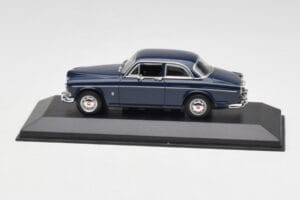 Volvo 121 Amazon Donkerblauw Minichamps 1:43 VOLVO012 Metaal
