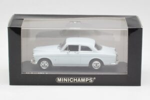 Volvo 121 Amazon Helder Blauw Minichamps 1:43 430171007 Metaal — afbeelding 4 van 4